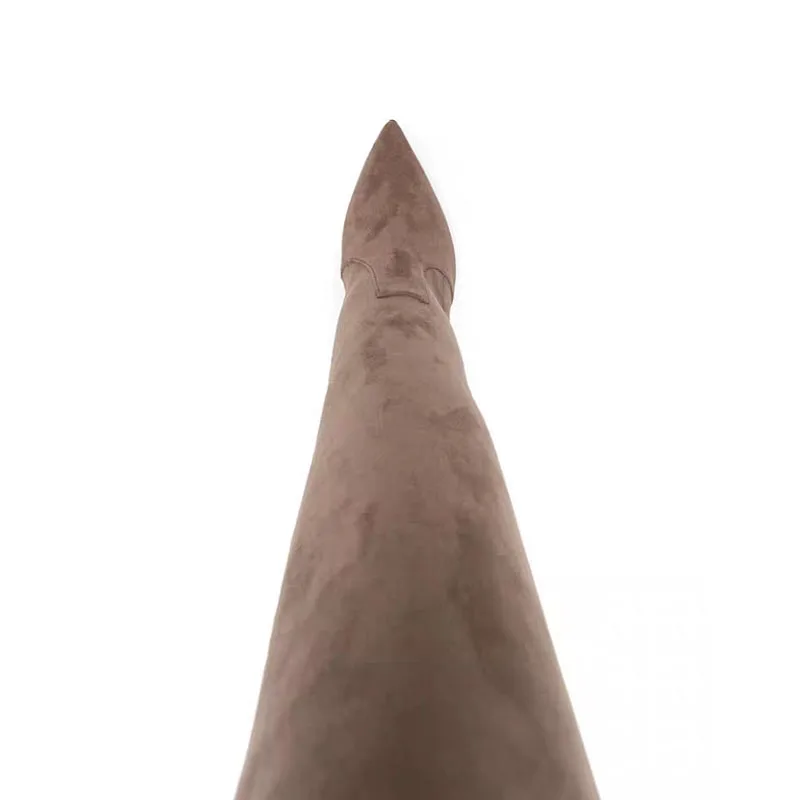 hiking in water shoes